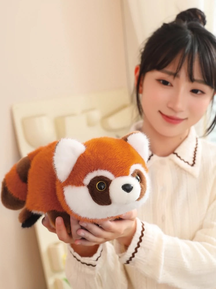 The panda doll turns into a red panda.🐼❤️