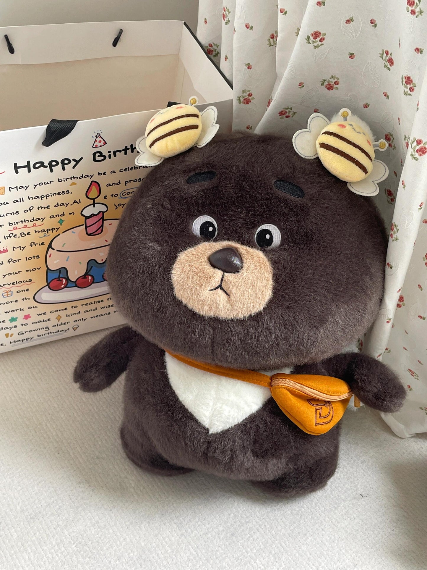 Brown bear🐻🐝
