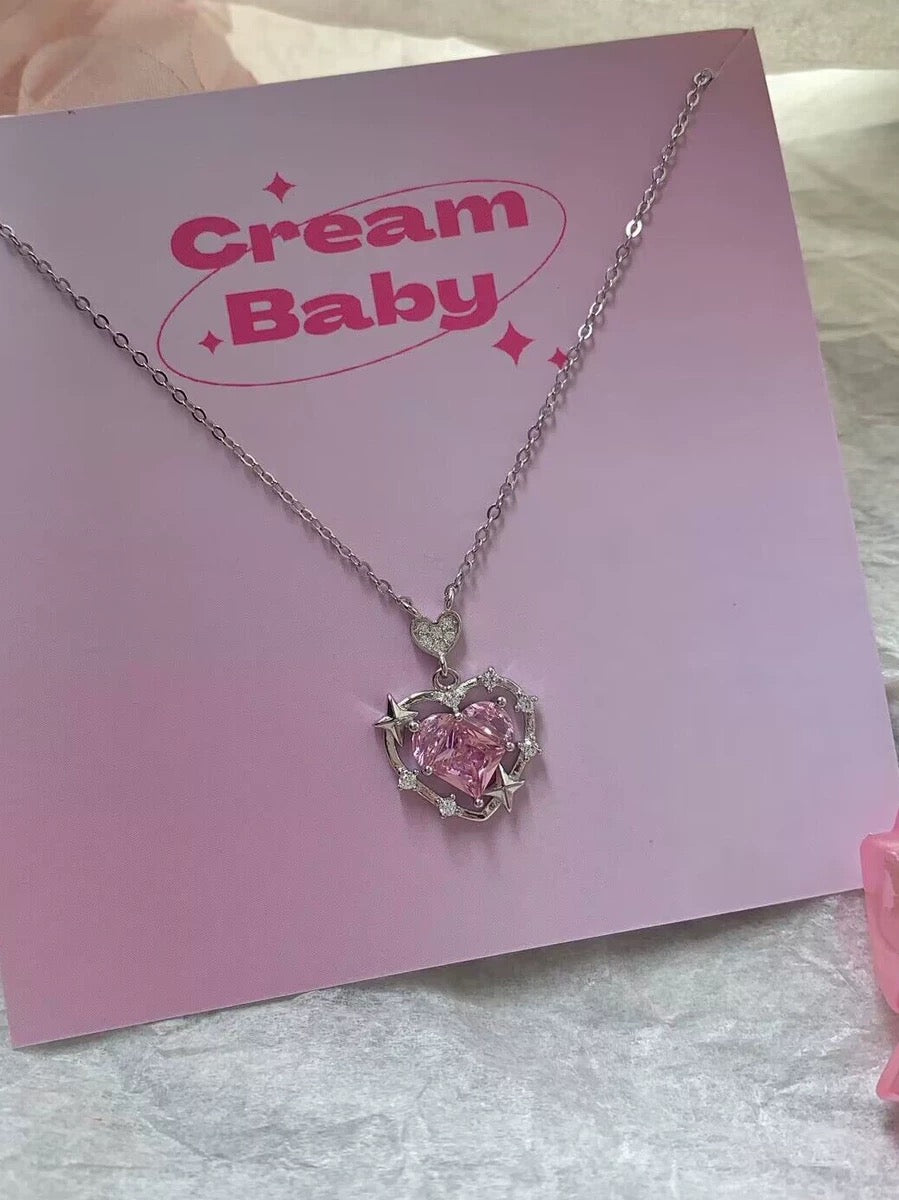 Super cute pink diamond heart shaped necklace🩷