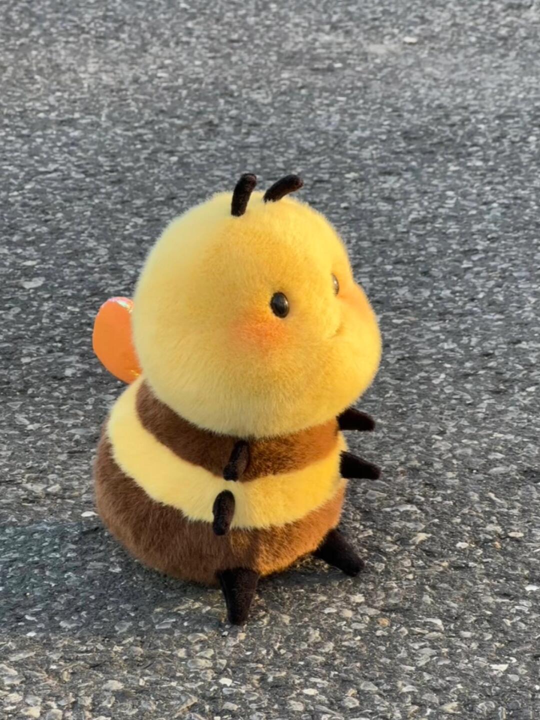 Cute bee π