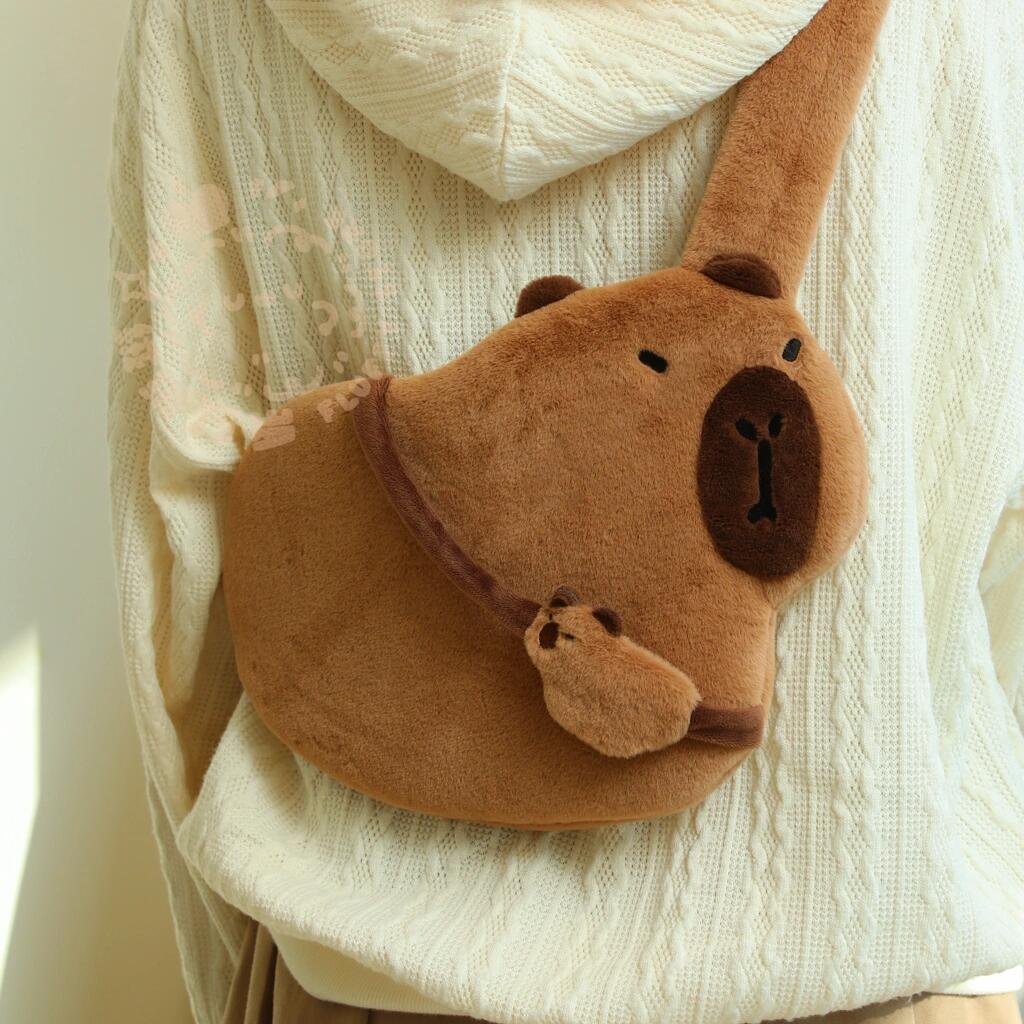 Capybara shoulder bag🤎