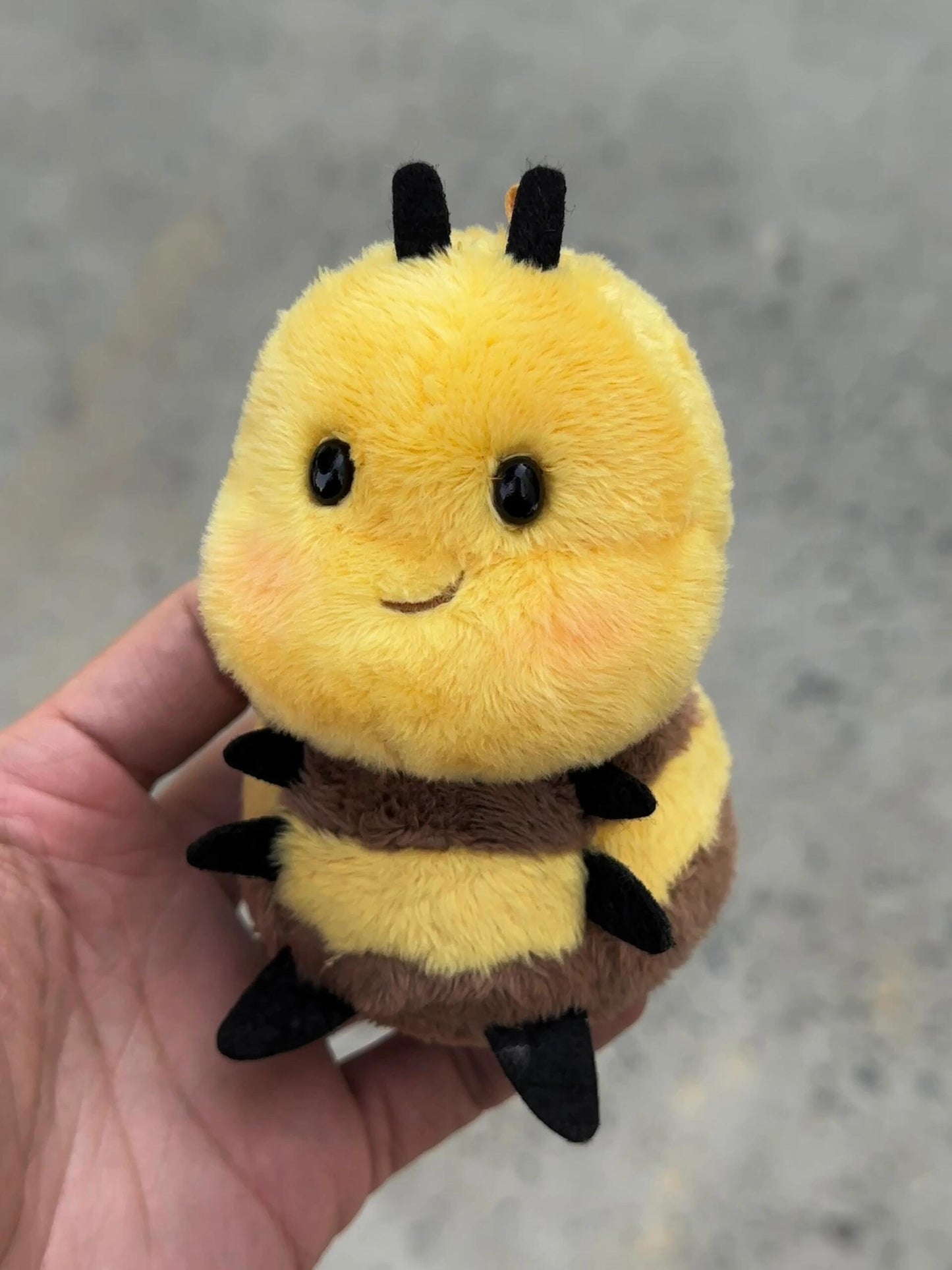 Bee keychain🐝