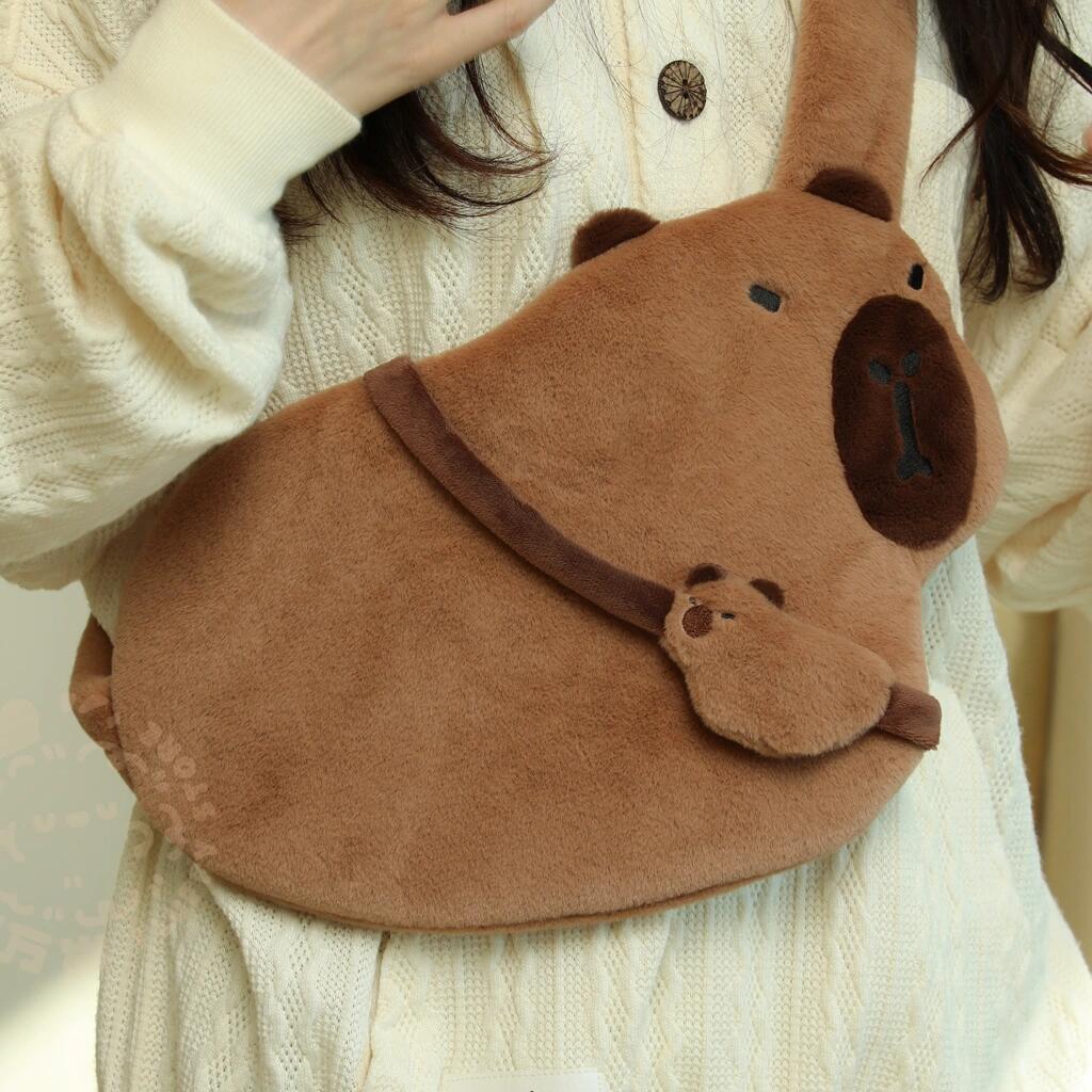 Capybara shoulder bag🤎