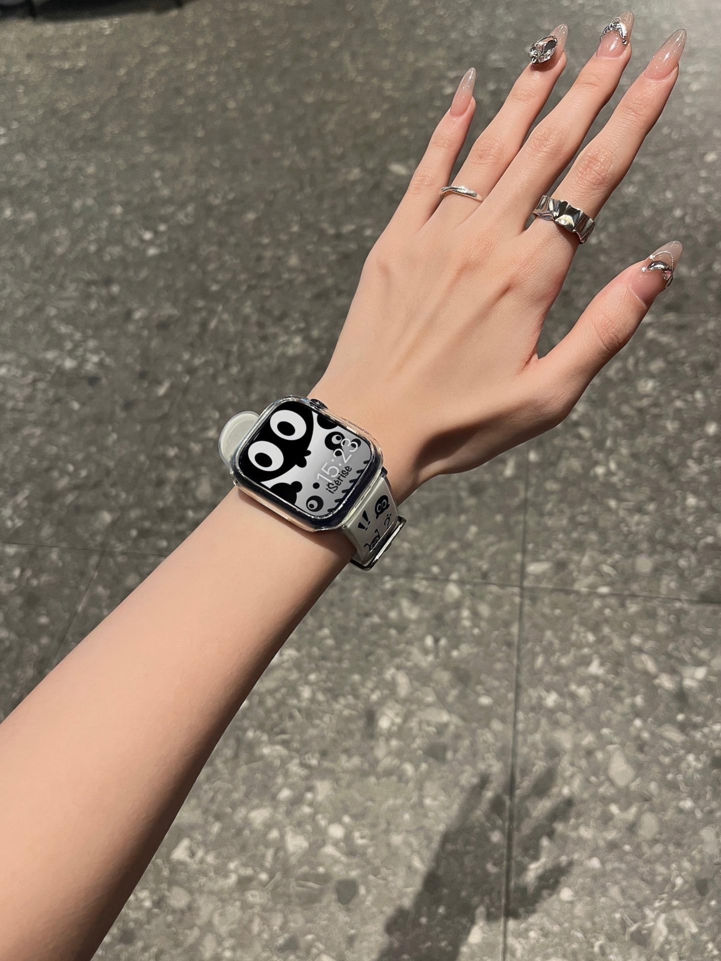 Apple watch strap🖤🤍