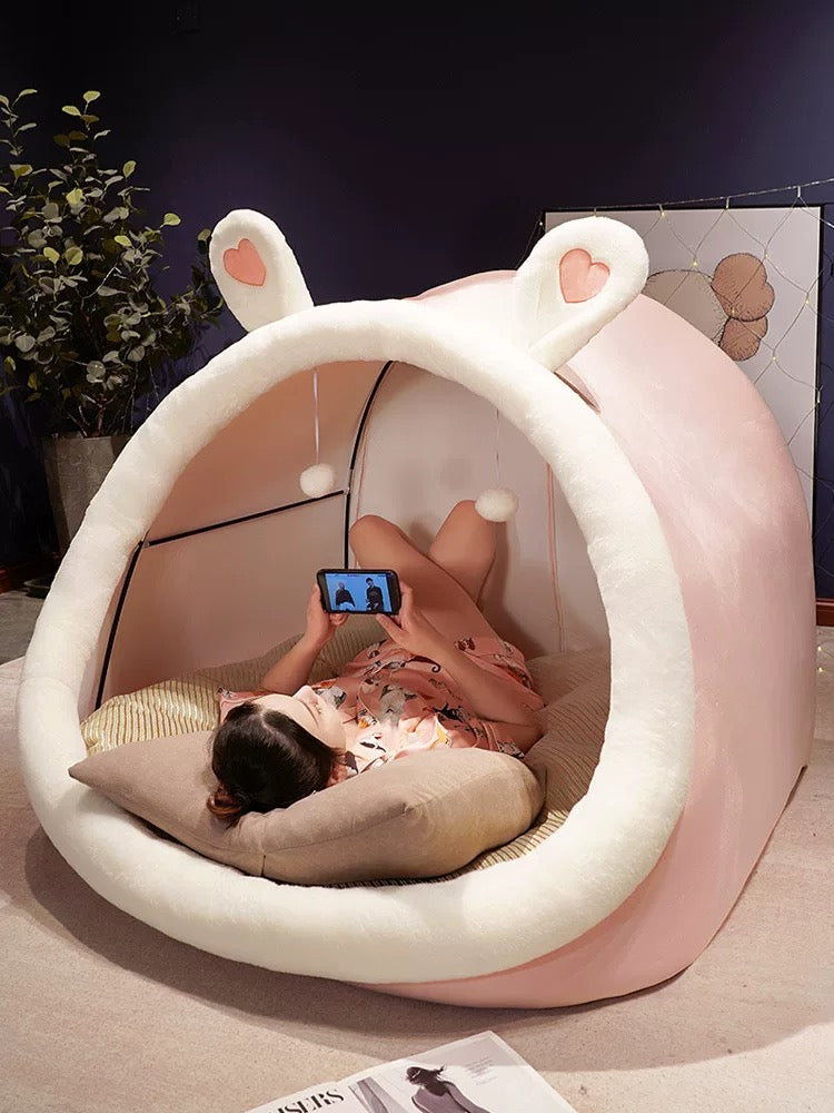 Giant cat bed lol😻🩷