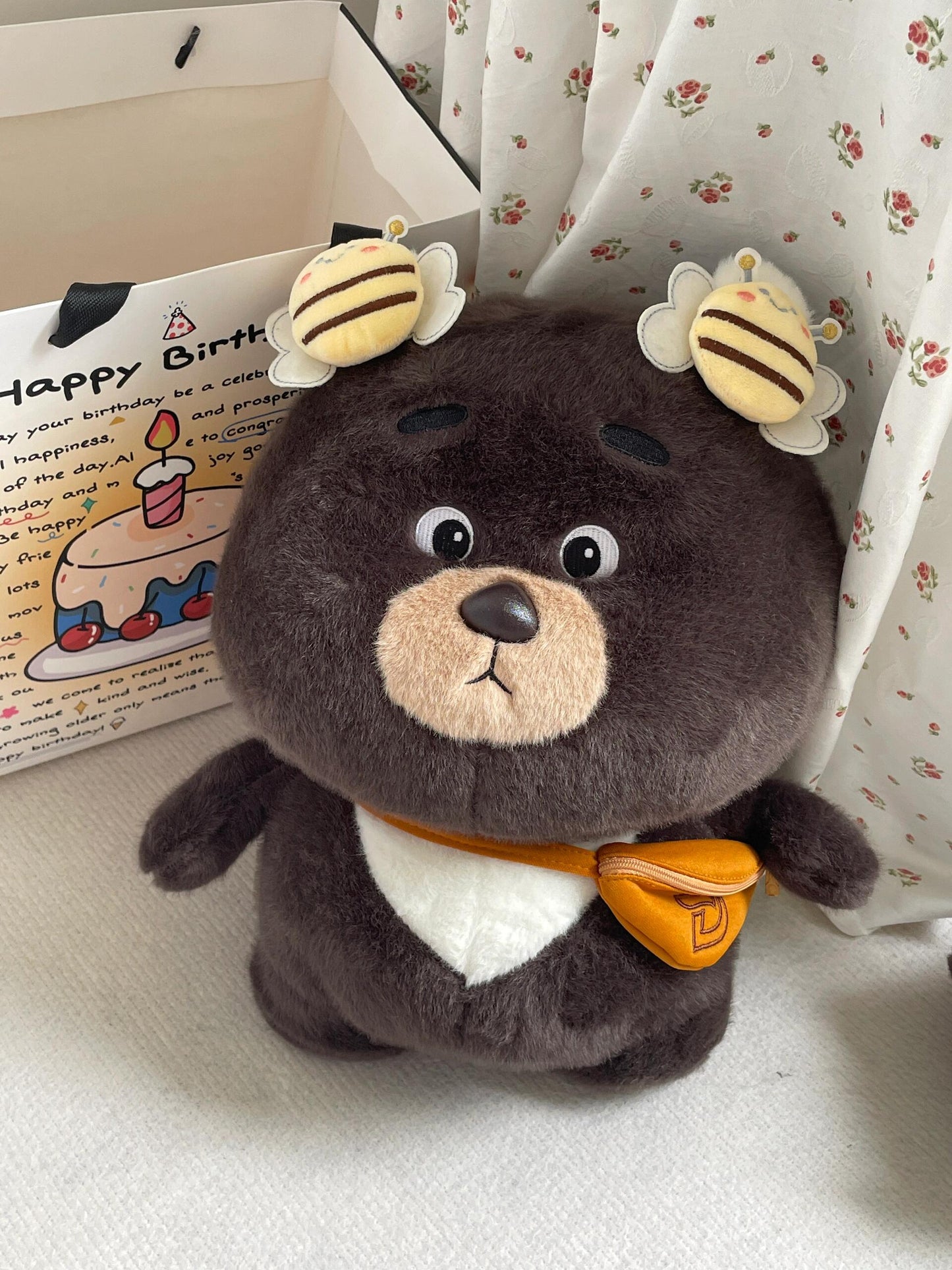 Brown bear🐻🐝