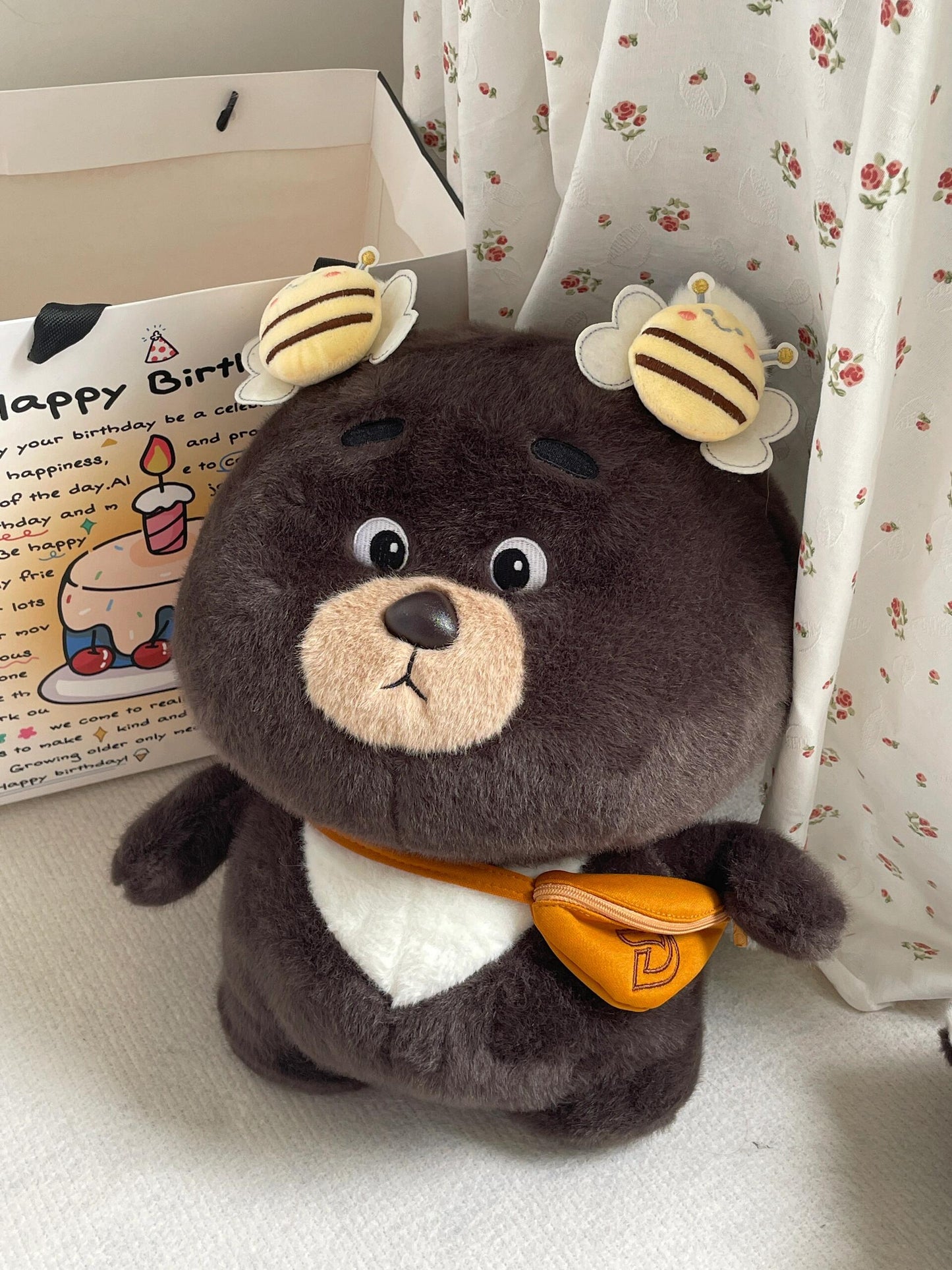 Brown bear🐻🐝