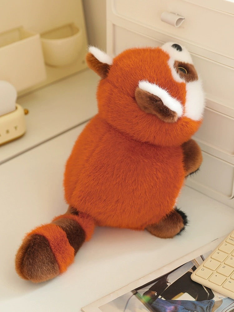 The panda doll turns into a red panda.🐼❤️