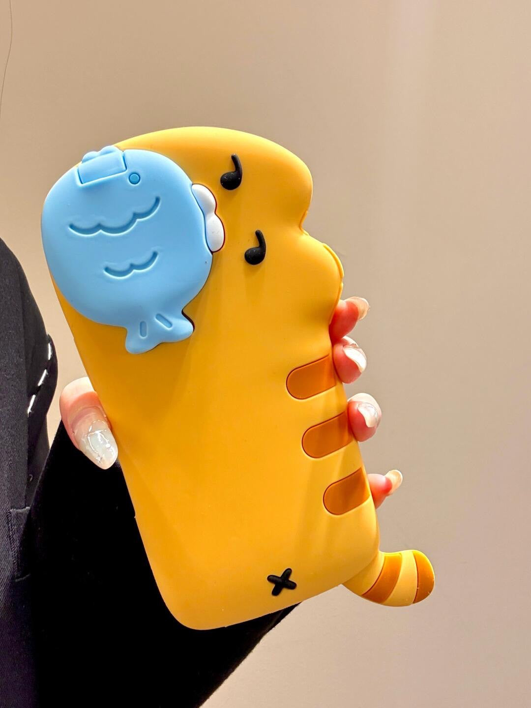 Chonky Cat & Fish Hug iPhine Case