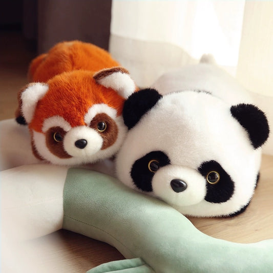 The panda doll turns into a red panda.🐼❤️