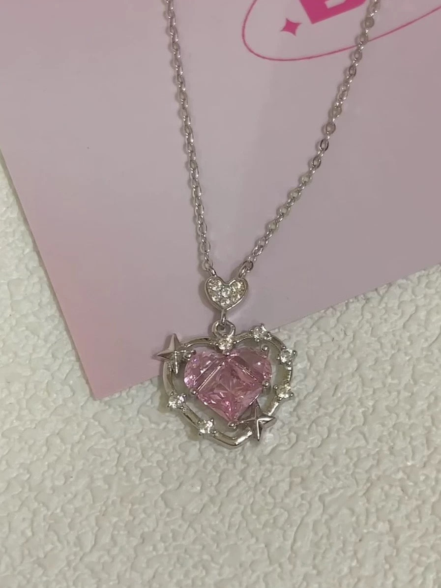 Super cute pink diamond heart shaped necklace🩷