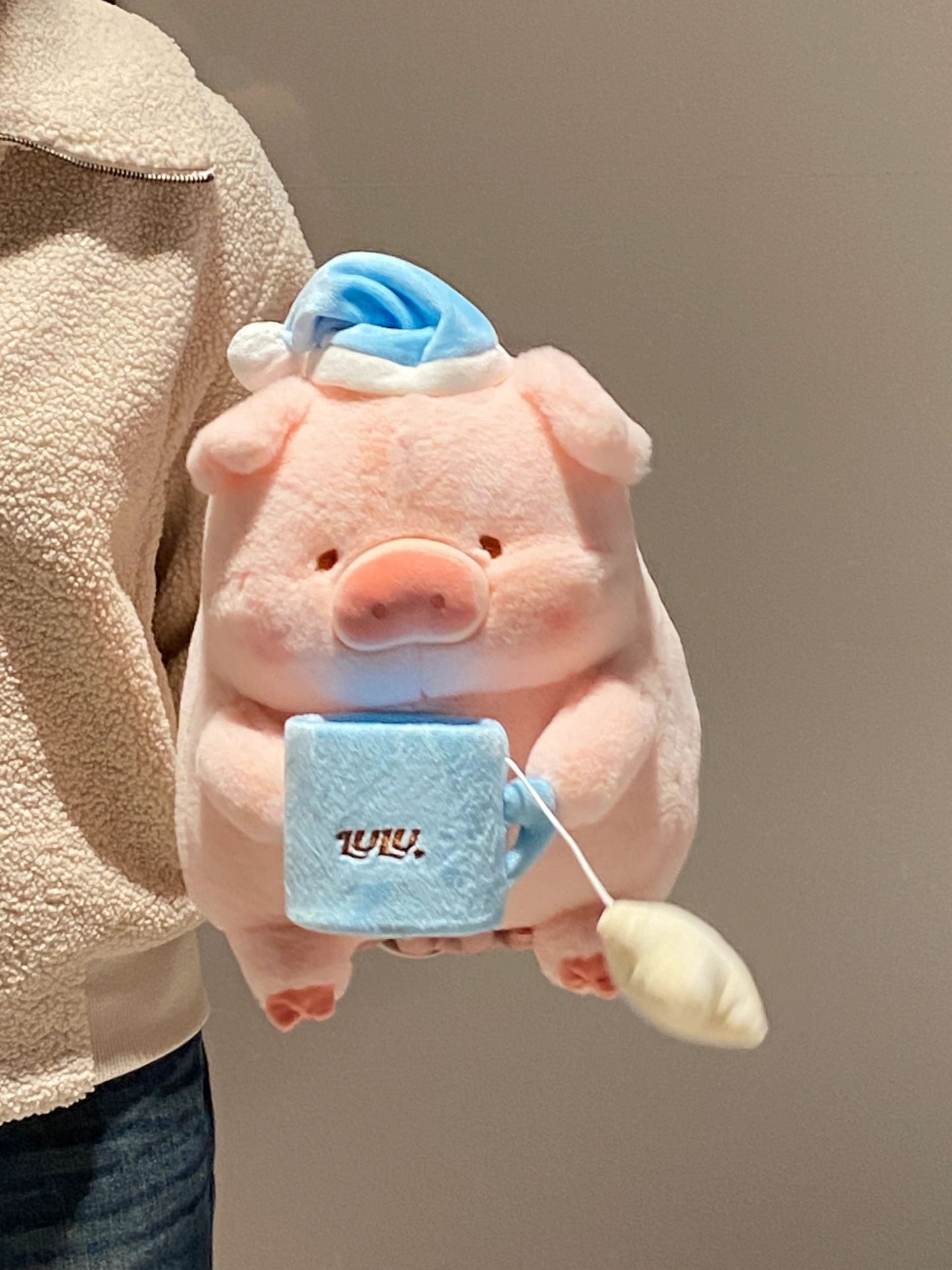 Pig holding a glass🐽🥛