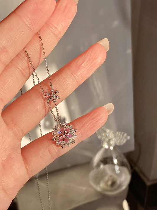 Aurora Winter Snowflake Necklace ❄️🤍