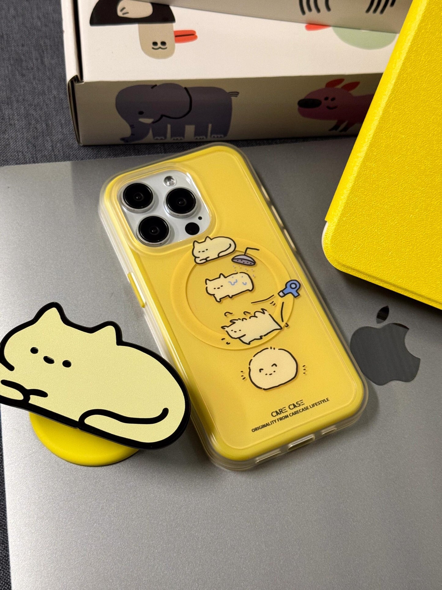 Yellow cat MagSafe case💛